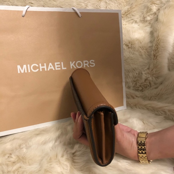 Michael Kors Fulton Large Flap Continental Wallet - Picture 3 of 4